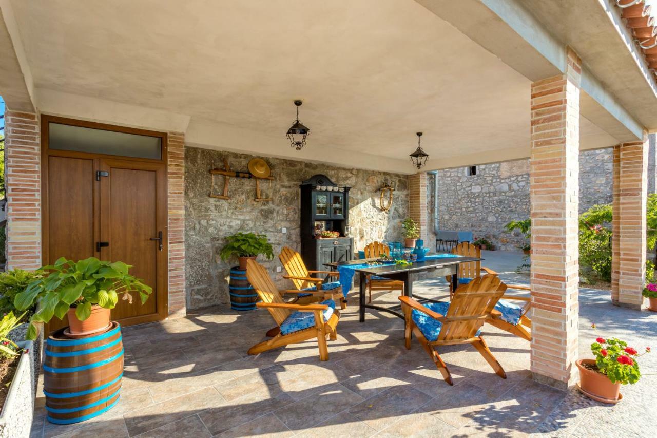Country Villa St Anton Malinska Exterior photo